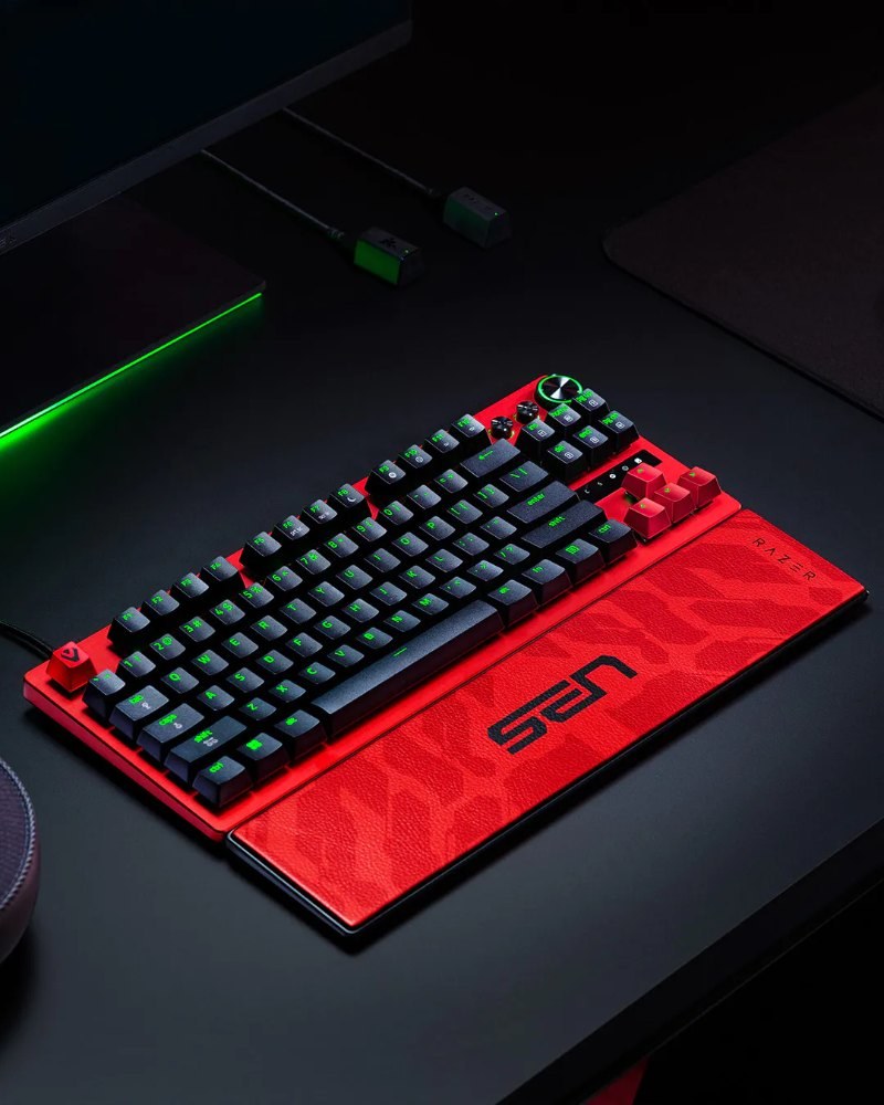 Razer Huntsman V3 Pro Tenkeyless 8KHz Sentinels Editionとレッドのリストレスト